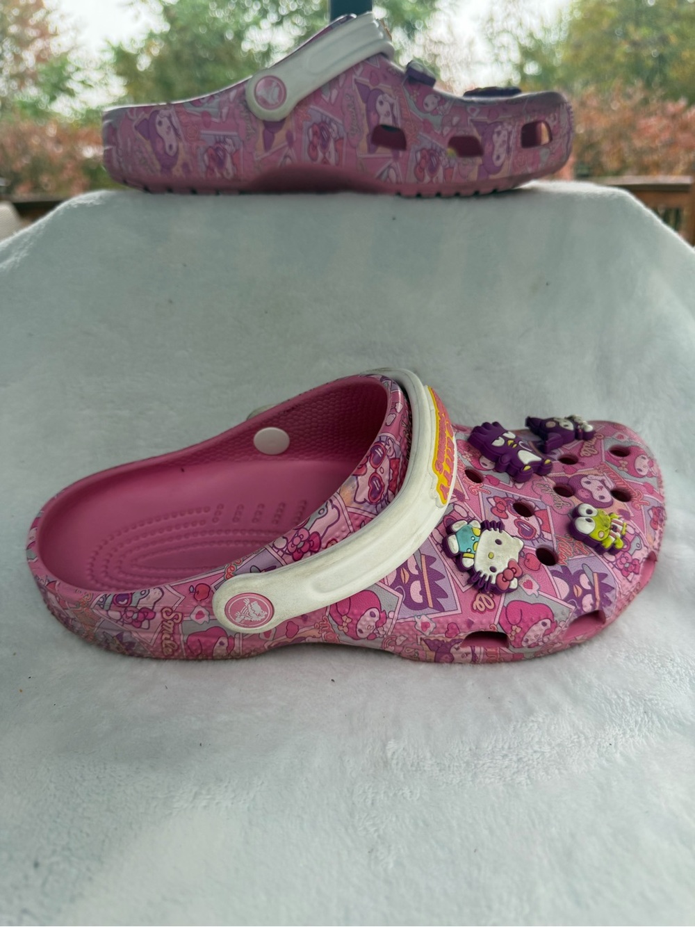 Crocs Hello Kitty and Friends Classic Clogs Pink Womens Size 9 With Jibbitz - Picture 2 of 6
